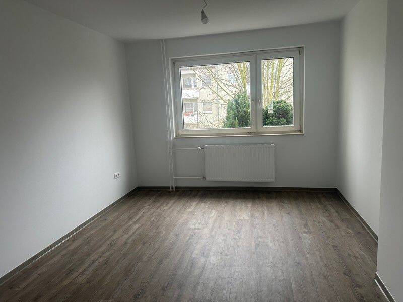Renovoerte 2,5-Zimmer-Wohnung mit Balkon, 28309 Bremen (Hemelingen Sebaldsbrück)