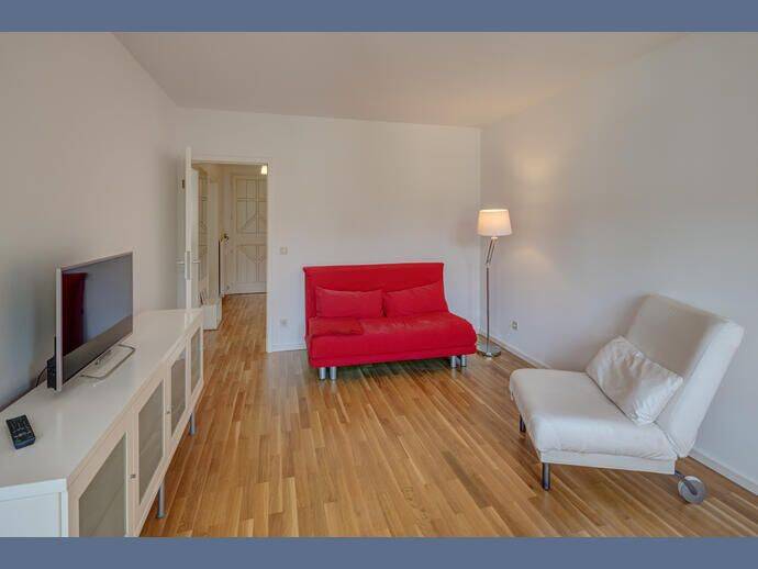 Möbliert: Helle 2-Zimmer Wohnung in M-Thalkirchen, 81371 München (Sendling Thalk. Obersendl.-Forsten-Fürstenr.-Solln)