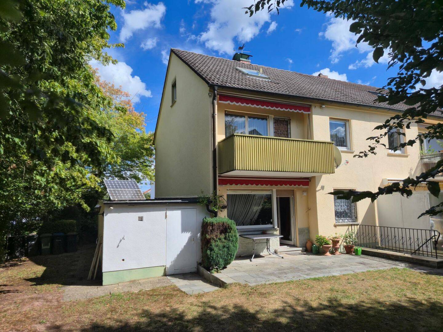 Charmante DHH mit Traumgarten in Dietzenbach-Westend, 63128 Dietzenbach