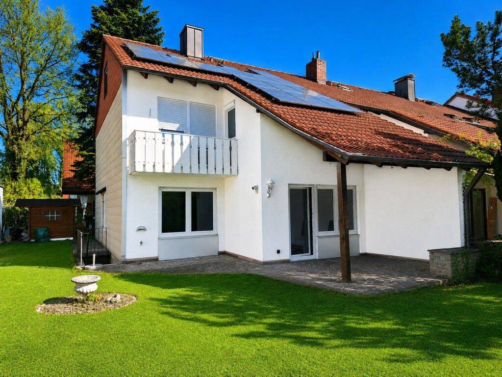 **IHR NEUES ZUHAUSE** Reizvolles REH mit EBK, herrlichem Garten und Garage, Neufahrn (S1), 85375 Neufahrn b. Freising