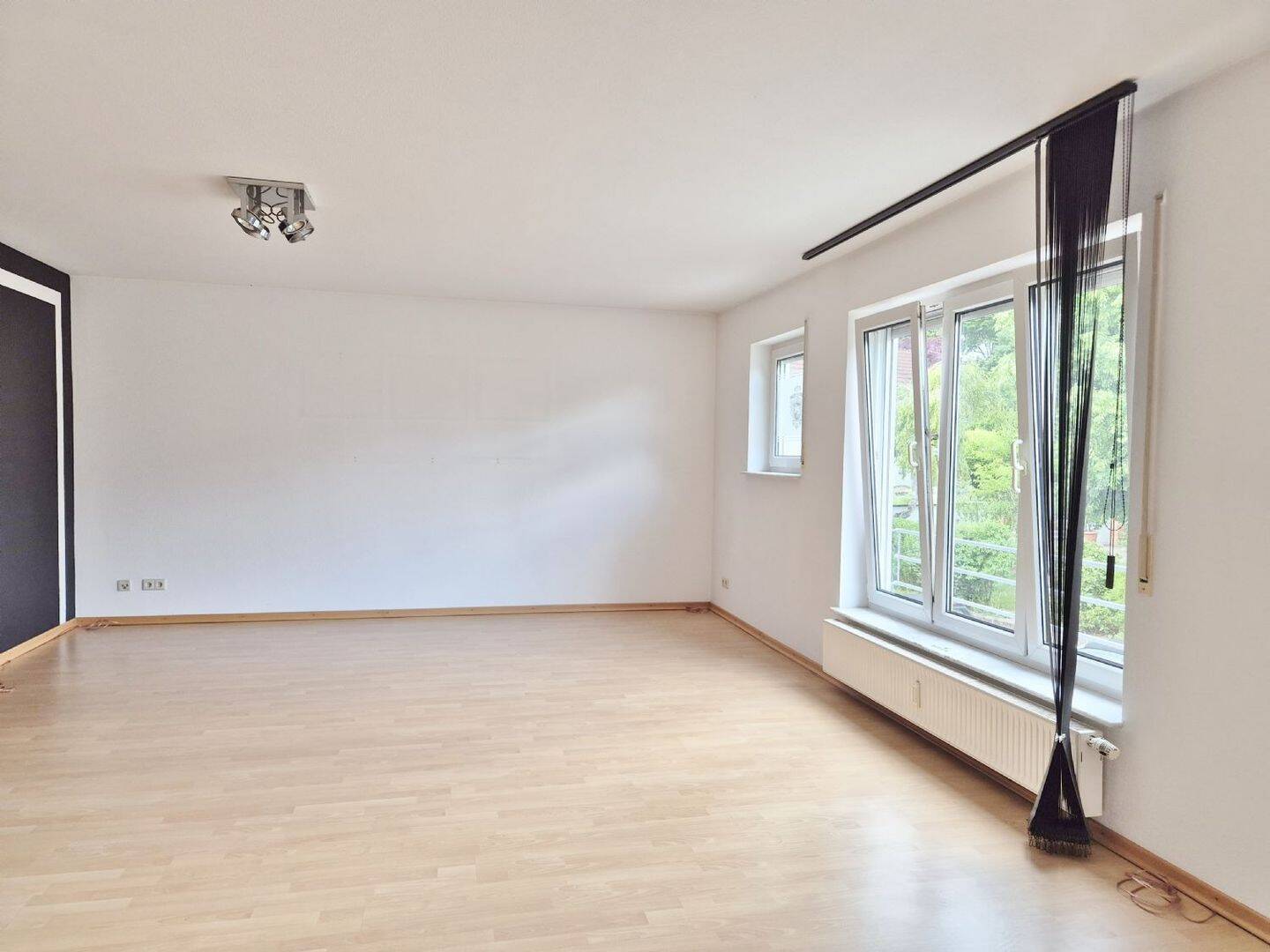 ***Großzügig wohnen in Unterensingen*** 2 Zimmer mit EBK, 72669 Unterensingen