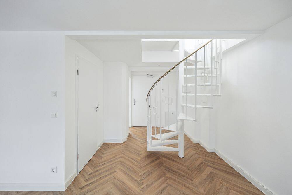 Modernes Wohnen auf zwei Ebenen – kernsanierte 2-Zimmer-Maisonette in Bonn, 53111 Bonn (Nordstadt Zentrum Südstadt)