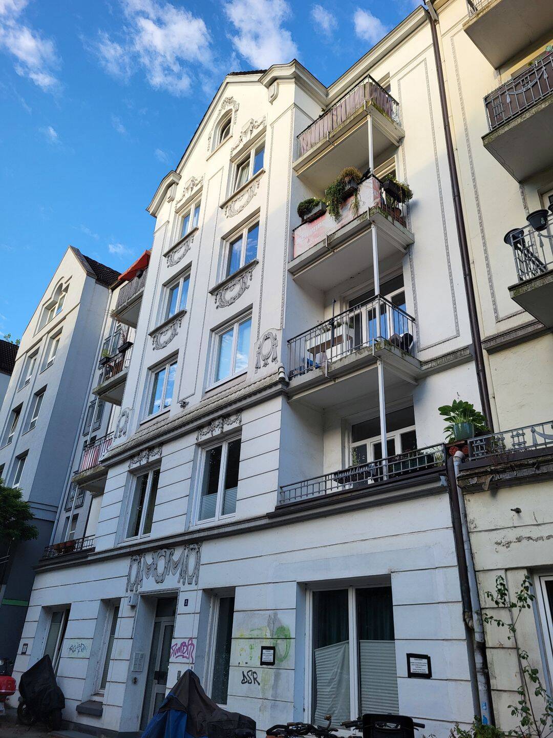 Wohnung mit Balkon in Winterhude, 22303 Hamburg (Hamburg-Nord Barmbek-Nord Winterhude)