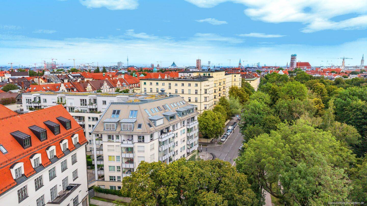 Isarvorstadt mit Blick auf die Frauenkirche: 3-Zimmer-Dachgeschosswohnung mit Loggia, Keller & XL-Tiefgarageneinzelstellplatz., 80337 München (Ludwigsvorstadt-Isarvorstadt Sendling)