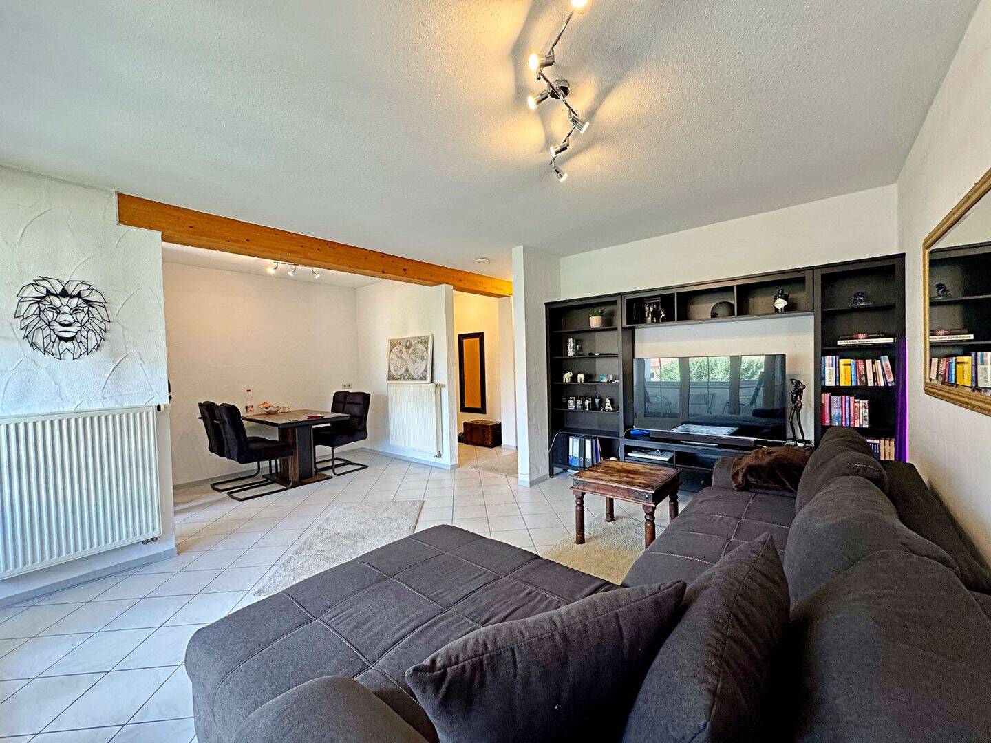 Attraktive 2-Zimmer-Wohnung mit Loggia im 1. OG inkl. Einbauküche & TOP-Raumaufteilung, 88422 Betzenweiler