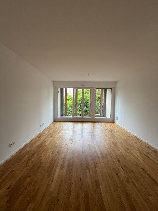 Geräumige 2,5-Raum-Wohnung im Zentrum: Einbauküche, Gäste-WC und Balkon, 1067 Dresden (Friedrichstadt Innere Altstadt Wilsdruffer Vorstadt/Seevorstadt-West)