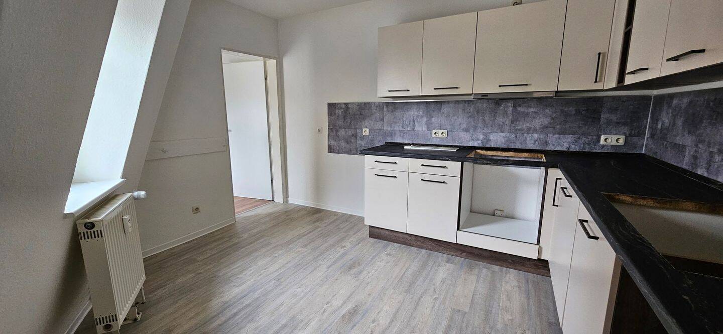 Moderne 3 – Zimmer Dachgeschosswohnung in attraktiver Lage, 99974 Mühlhausen/Thüringen