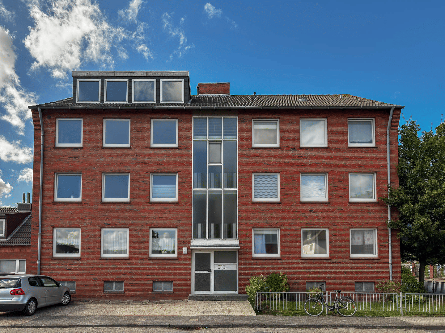 Helle 2-Zimmer-Dachgeschosswohnung mit Weitblick in Emden-Port Arthur, 26723 Emden