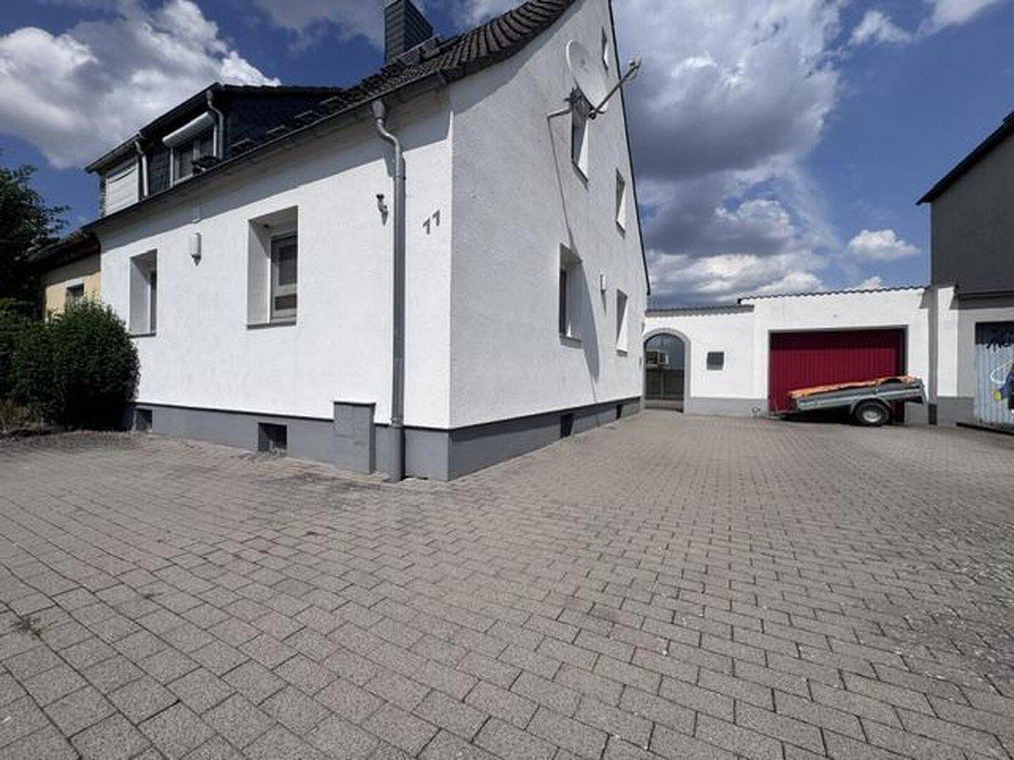 Doppelhaushälfte mit großzügigem Garten, Doppelgarage uvm. in 61197 Florstadt-Stammheim, 61197 Florstadt