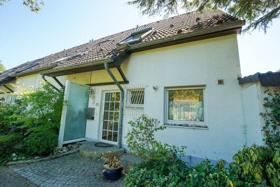 Düsseldorf-Lichtenbroich: Reihenendhaus in familienfreundlicher Lage, 40472 Düsseldorf (Hubbelrath Lichtenbroich Rath Unterrath)