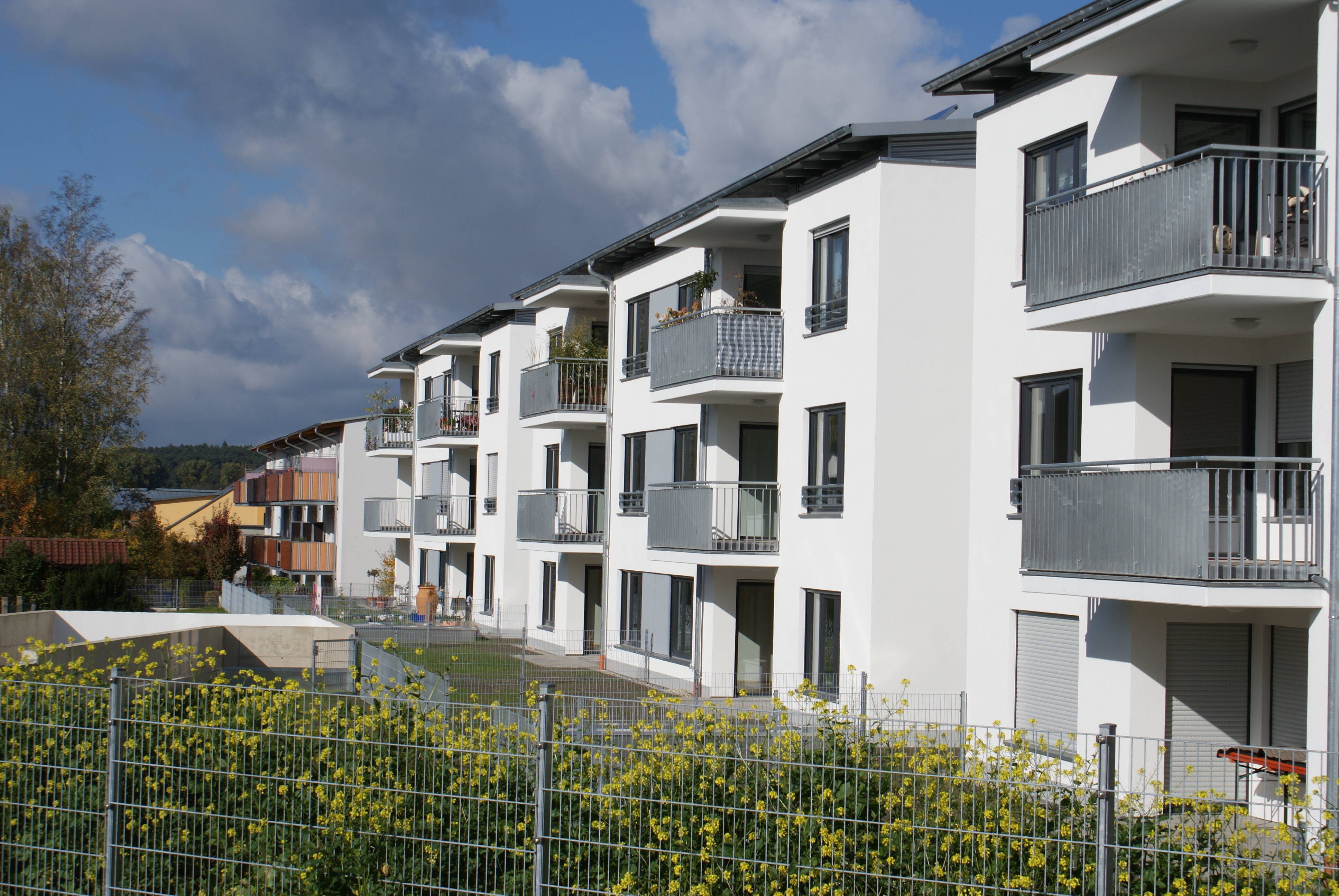 VON PRIVAT: Komfortable 3-Zimmer-Wohnungen mit Tiefgarage, Aufzug und Terrasse, mit Gartenanteil – vermietet, 91077 Neunkirchen a. Brand
