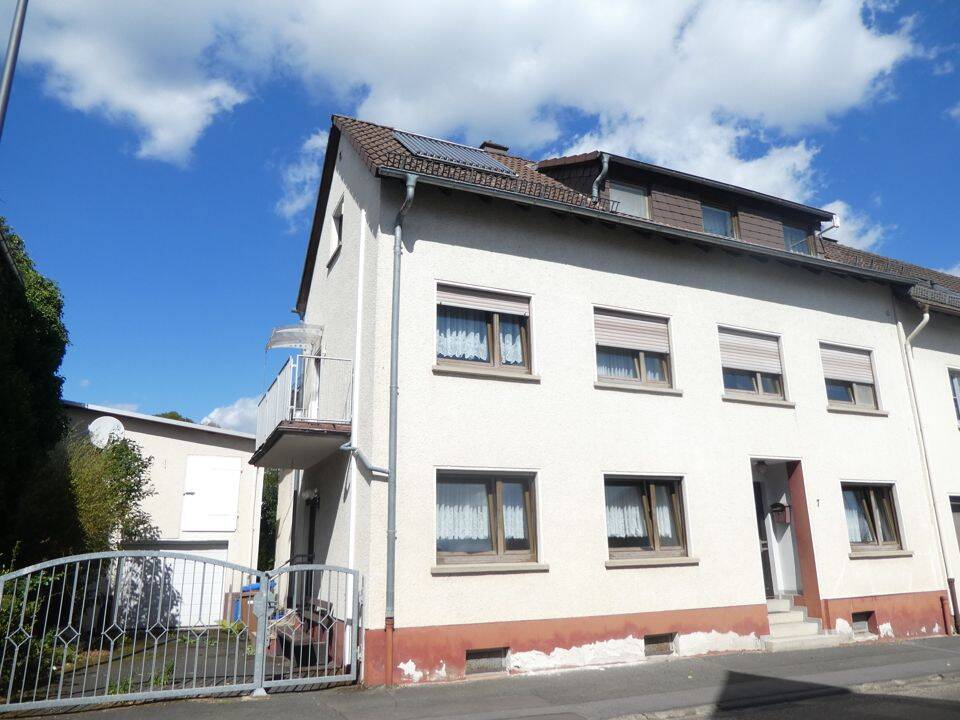 Viel Potenzial! Leerstehendes Einfamilienhaus mit großer Garage in Selters!, 65618 Selters (Taunus)