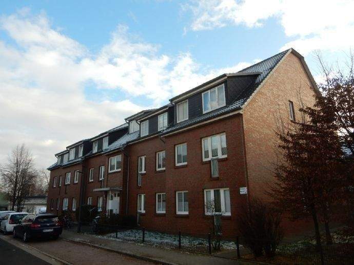 Für Berufstätige! Frisch gestrichene, schöne 4-Zi-Whg, großer Balkon, frisch saniertes Du-Bad, neue EBK, Vinylboden neu, Garage/Stellplatz möglich, 28309 Bremen (Hemelingen Sebaldsbrück)