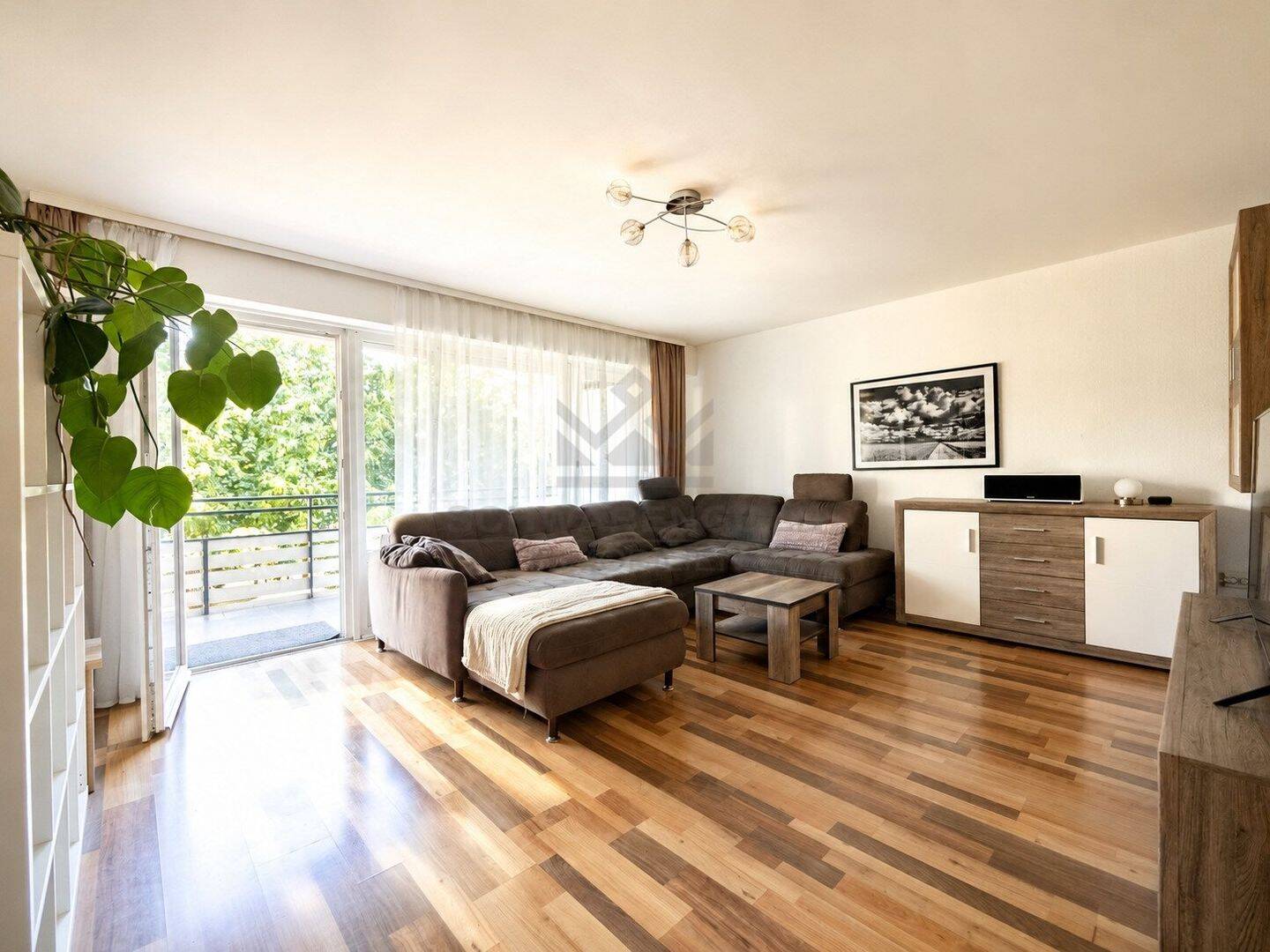 * Lichtdurchflutete 4 Z.-Wohnung in zentraler Lage von Neu-Ulm – umfangreich modernisiert und gepflegt*, 89231 Neu-Ulm