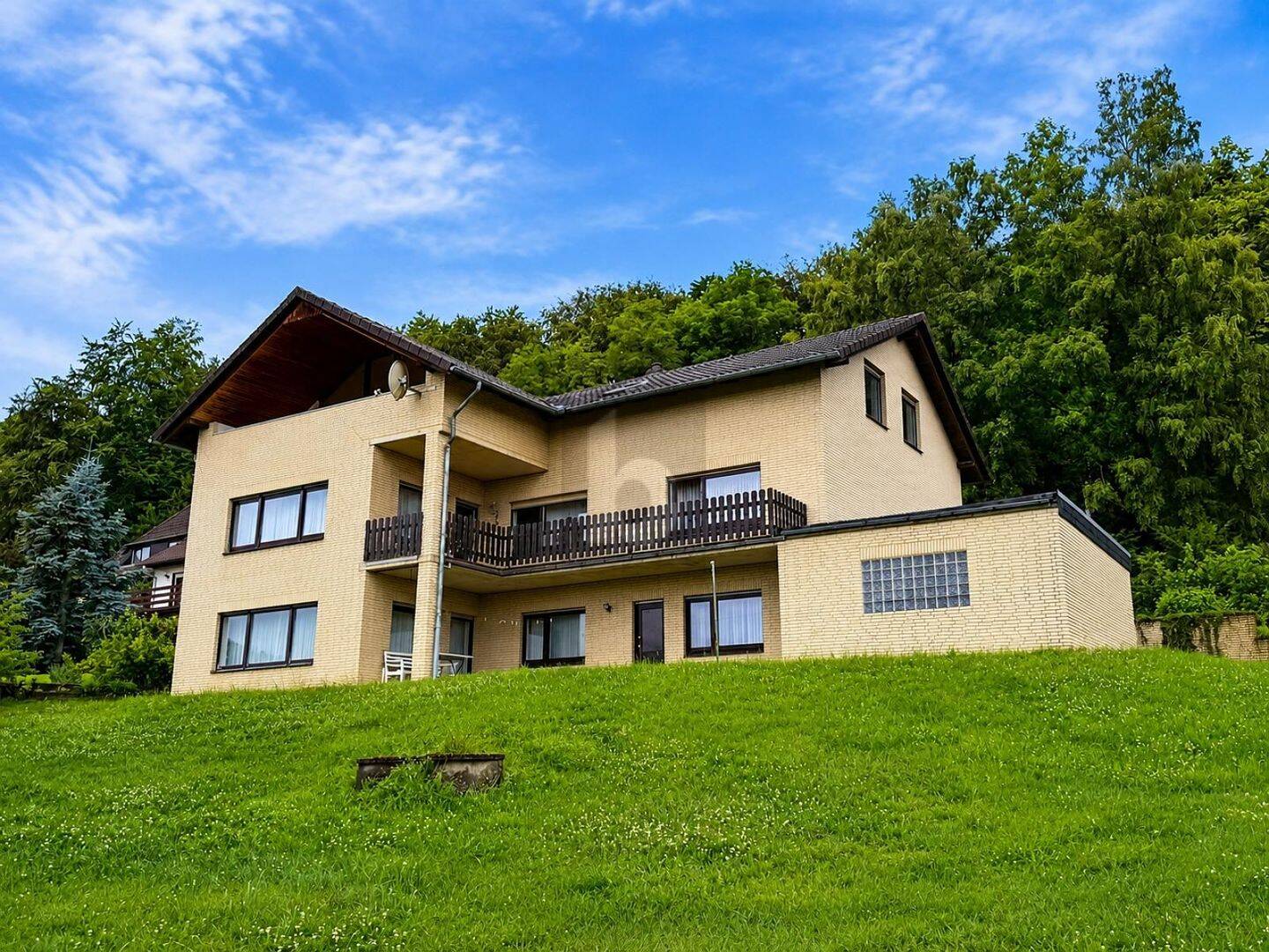 FAMILIENDOMIZIL IN FANTASTISCHER LAGE AM WALDRAND, 31089 Duingen