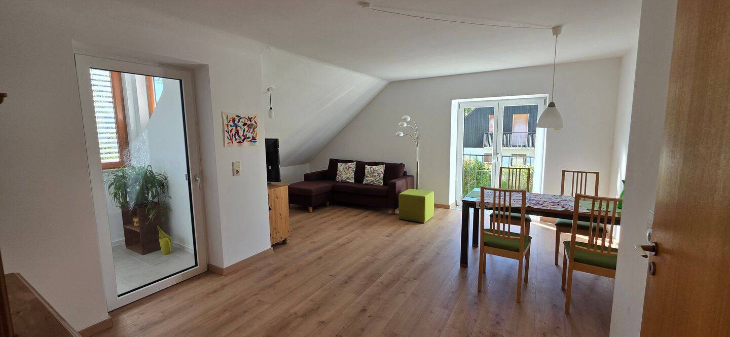 Helle, möblierte 3-Zimmer-Wohnung mit Wintergarten im 1. Obergeschoss, 90518 Altdorf b. Nürnberg