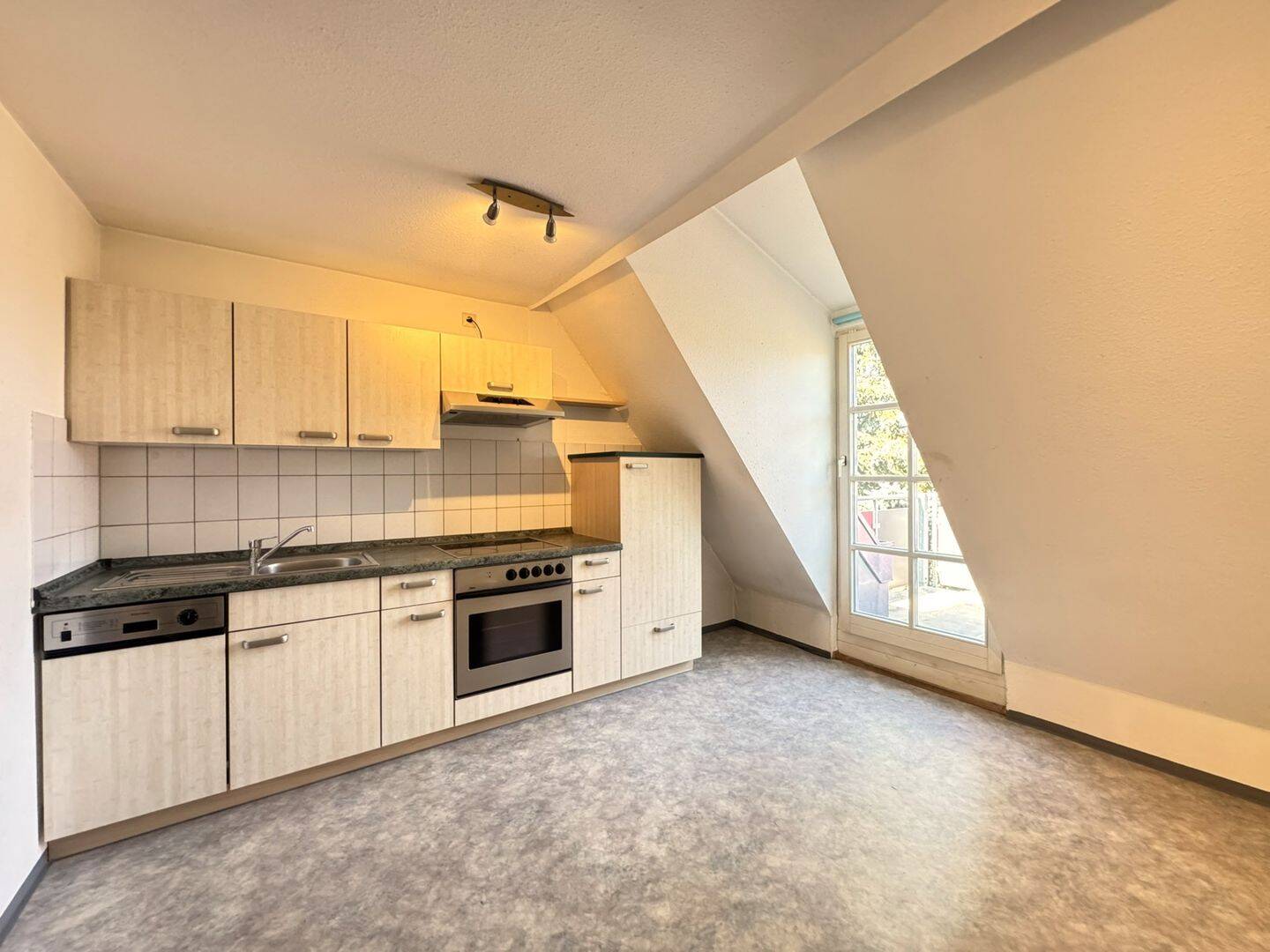 Maisonettewohnung zum Wohlfühlen – zentral gelegen, mit Einzelgarage & Fernwärmeanschluss, 78532 Tuttlingen