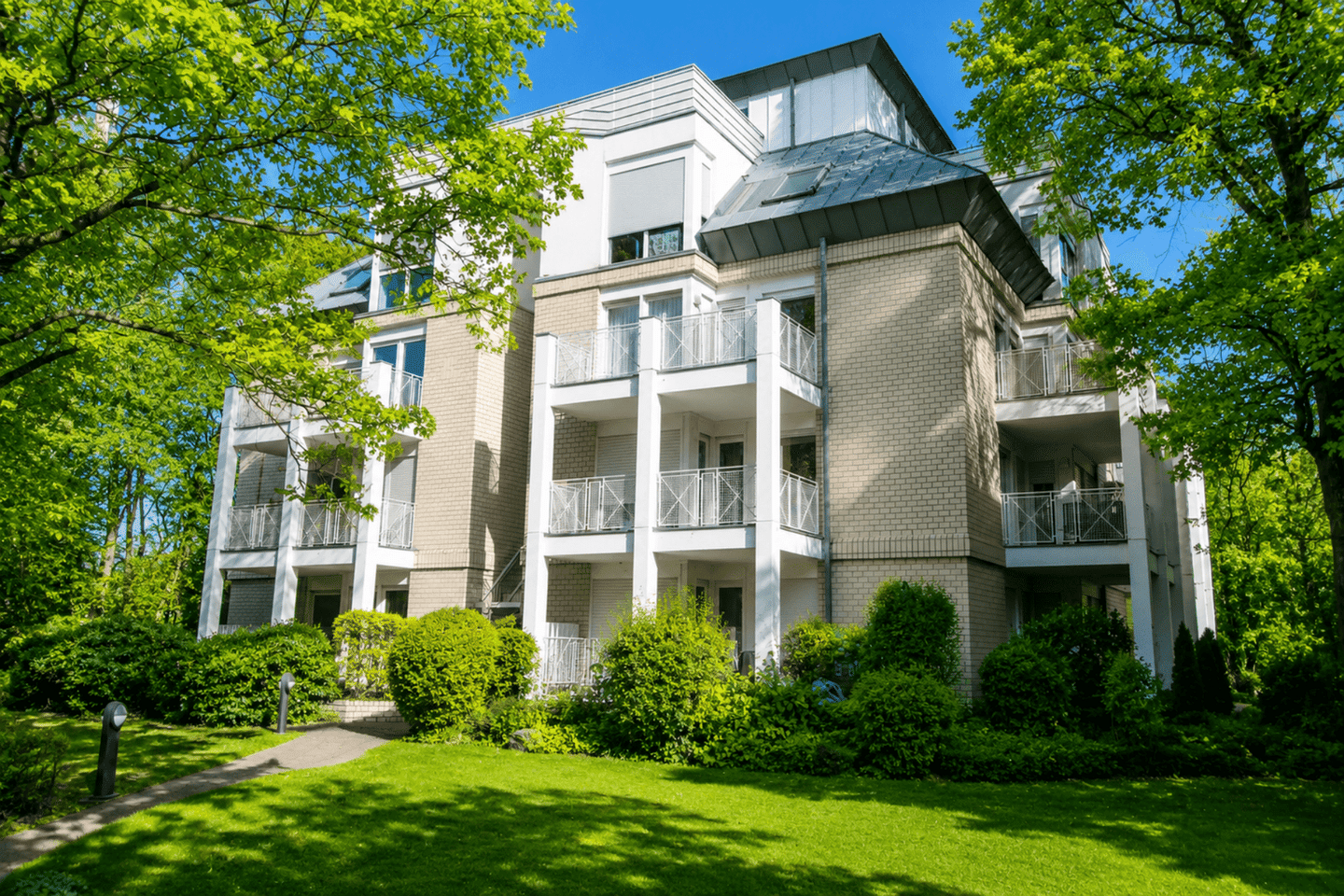 Bezugsfrei und sofort einziehbar – Maisonette Wohnung in Bonn Heiderhof, 53177 Bonn
