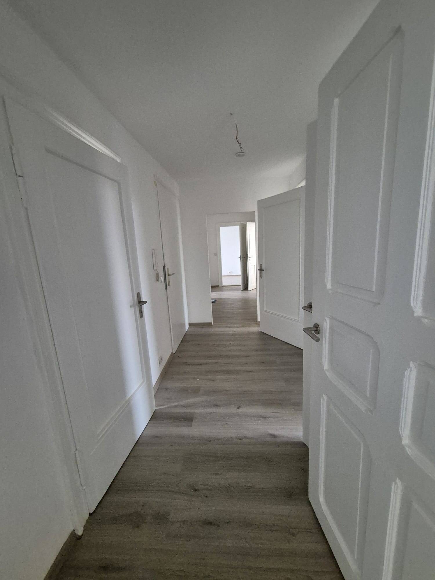 4 Zimmer Wohnung mit 2 Bädern, 6712 Zeitz