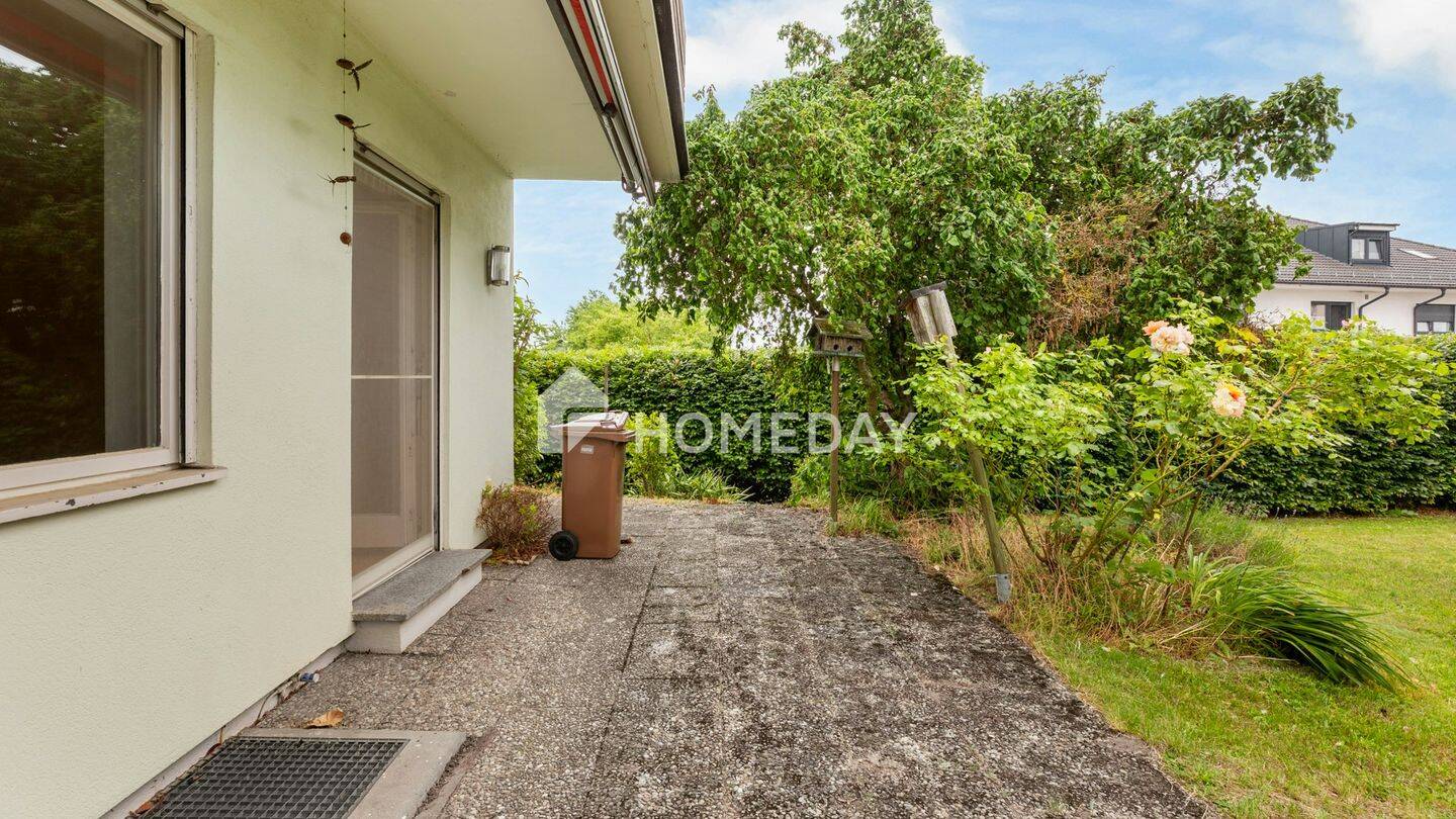 Reihenendhaus mit großem Garten, Balkon, Terrasse und Garage in Zirndorf-Bronnamberg, 90513 Zirndorf