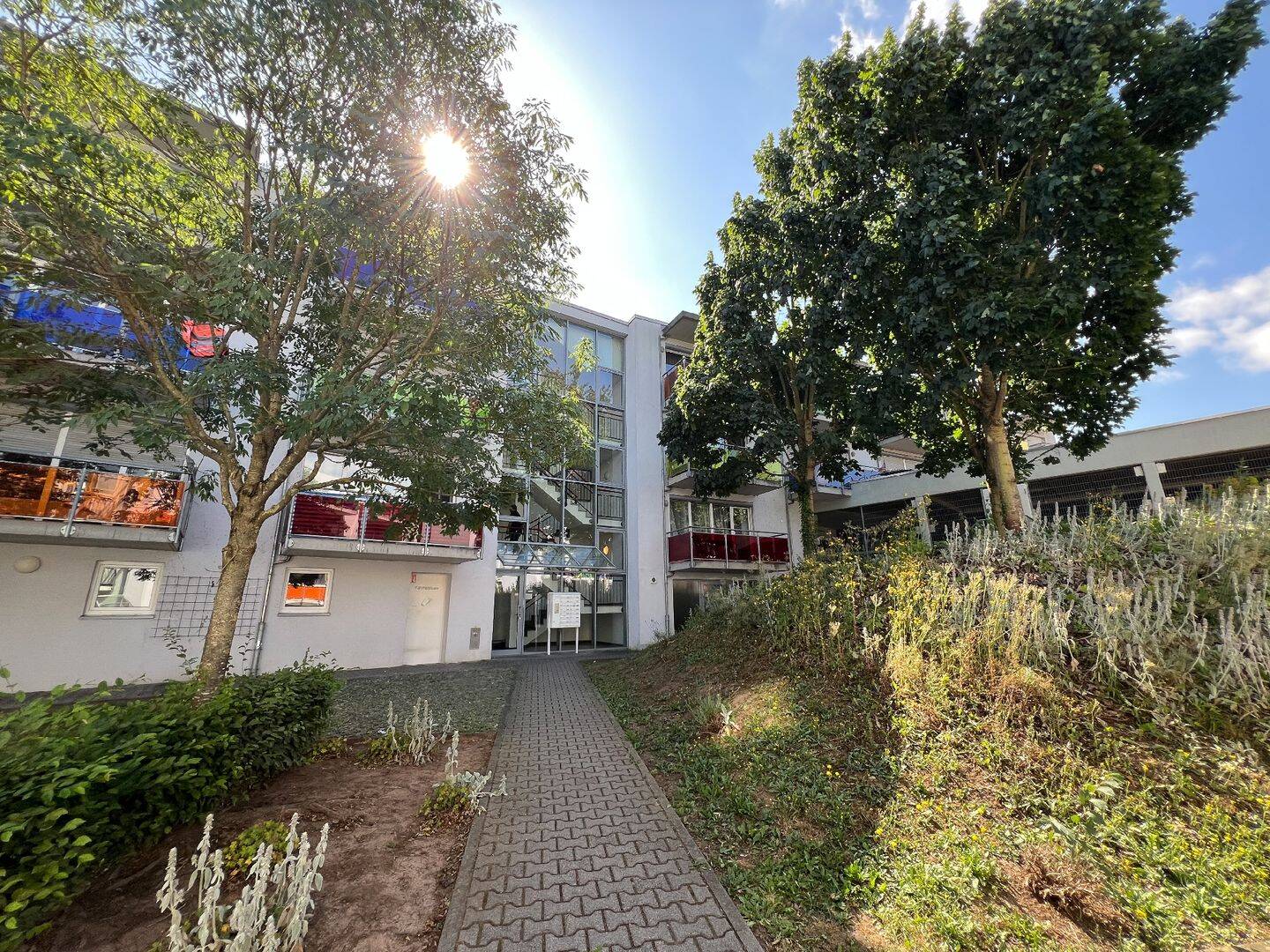 Voll möbliertes City-Apartment mit Balkon und Stellplatz, 35037 Marburg