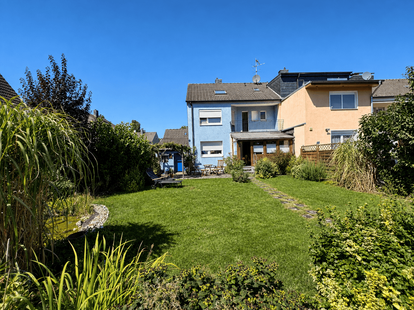 Ihr neues Zuhause in Rheinhausen: Reiheneckhaus mit Wintergarten und Garten, 47226 Duisburg (Bergheim Hochemmerich Rheinhausen-Mitte)