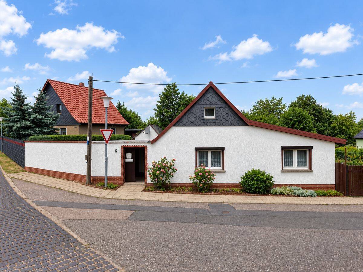 Haus mit Potenzial auf 890 m² Grundstück – gestalten Sie Ihr neues Zuhause!, 6347 Gerbstedt