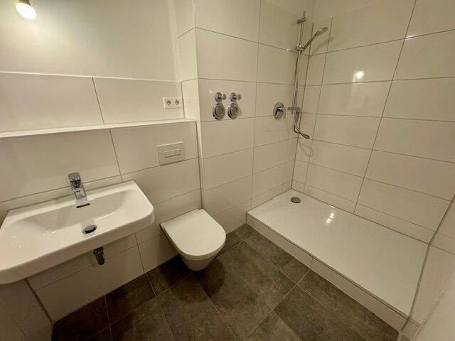 Erstbezug nach Sanierung – 3 Zimmer Wohnung mit Terrasse!, 28309 Bremen (Hemelingen Sebaldsbrück)