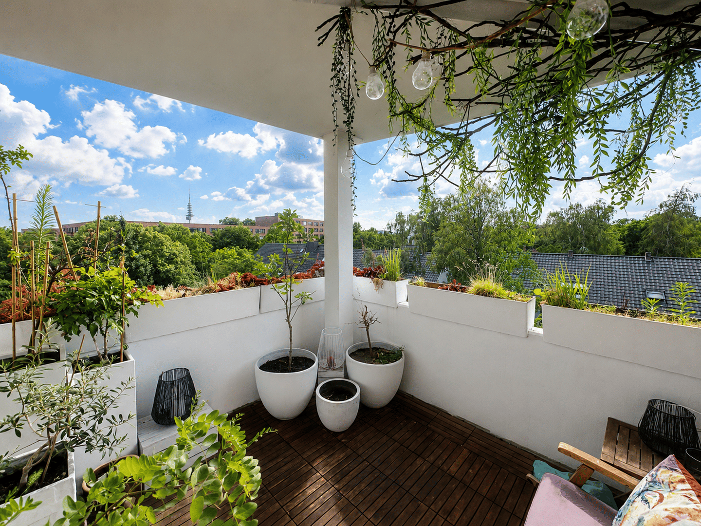 Frisch renoviert – schönes Wohnen mit Süd-/Westbalkon !, 30659 Hannover