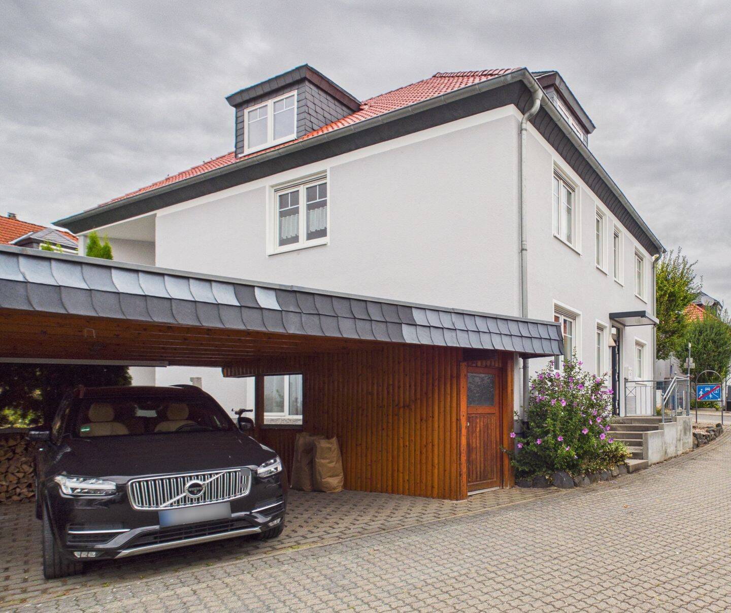 Familientraum in Bad Vilbel: 6 Zimmer & wie freistehend, 61118 Bad Vilbel