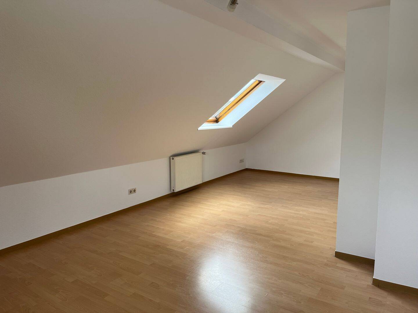 Gemütliche 2-Zimmer-Dachgeschosswohnung in ruhiger Lage – sofort verfügbar!, 49176 Hilter am Teutoburger Wald