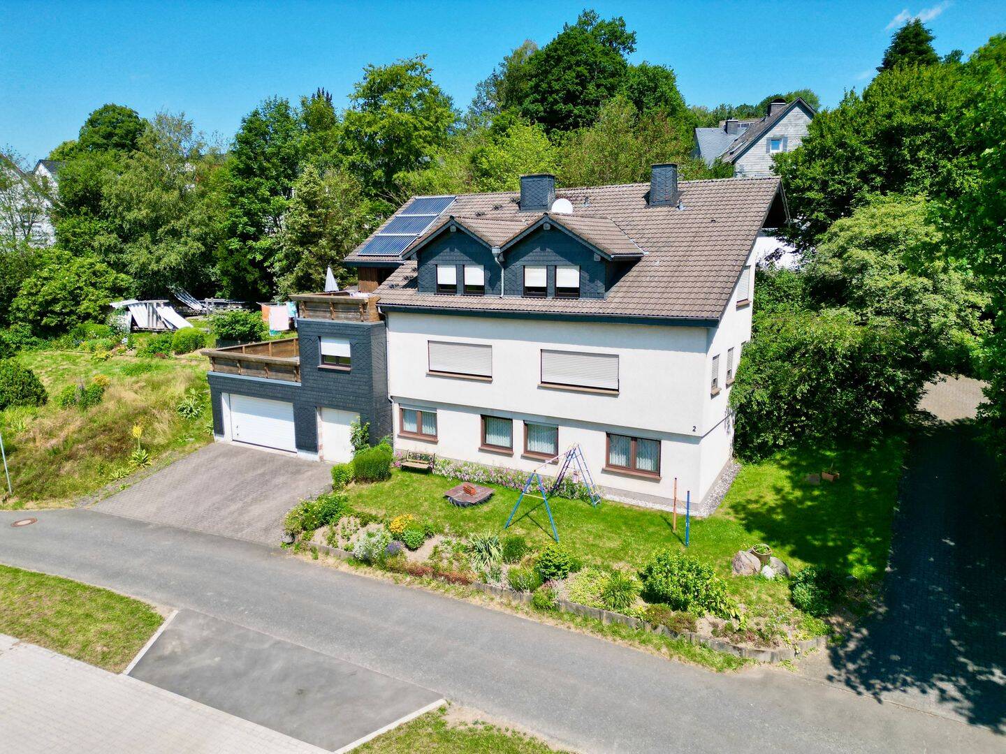 Großes Ein-bis Zweifamilienhaus in Erndtebrück-Birkelbach, 57339 Erndtebrück