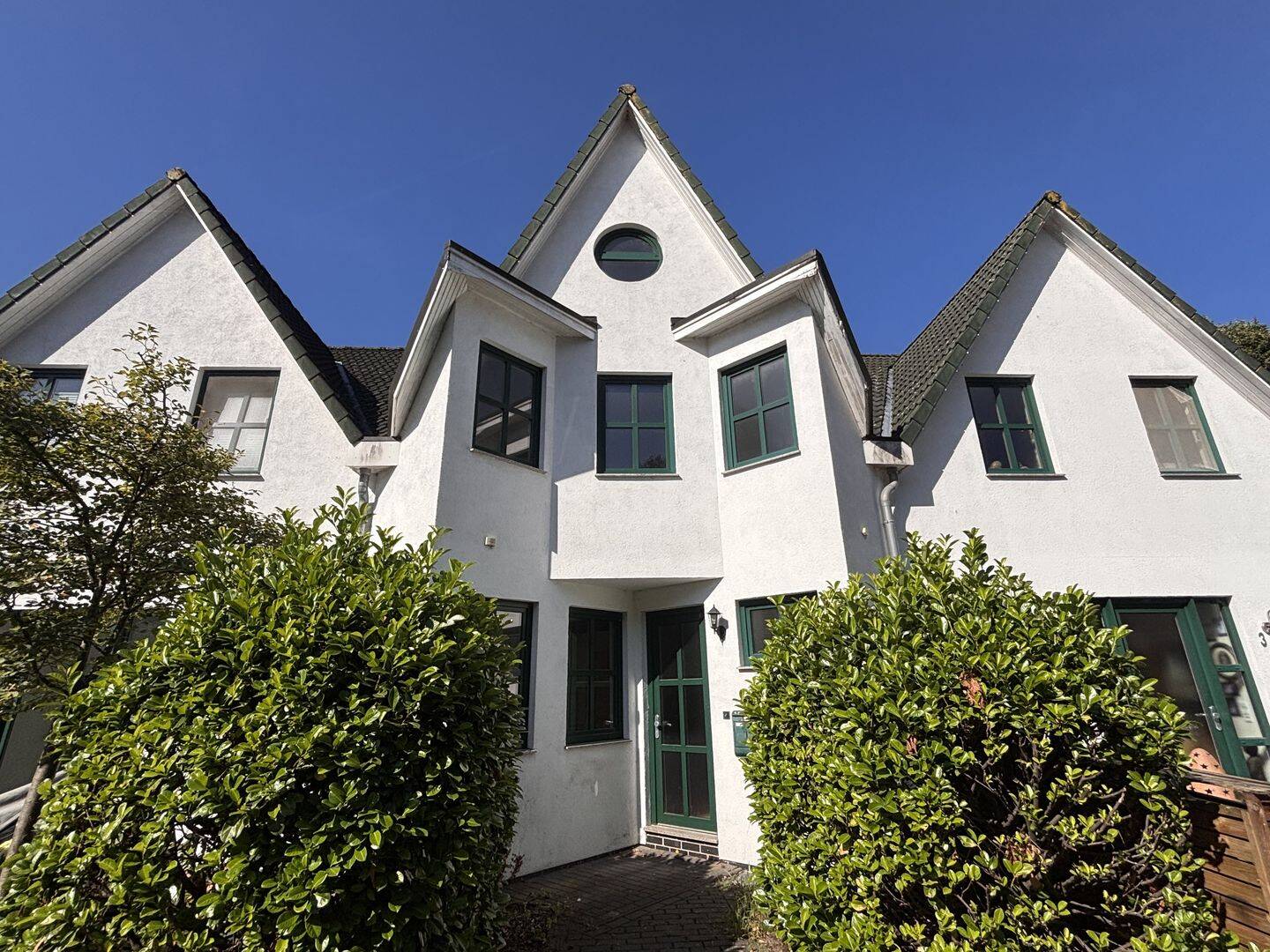 Viel Platz für die Familie – Reihenhaus mit Balkon und Terrasse in Sudweyhe, 28844 Weyhe