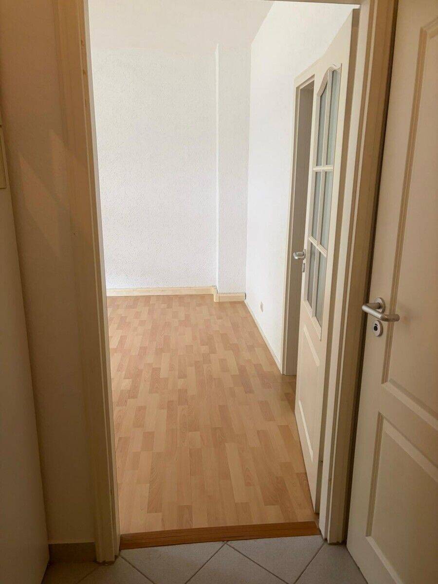 Attraktive 2 -Zi.-ETW frisch renoviert und leer., 65929 Frankfurt am Main (Höchst Schwanheim Unterliederbach)