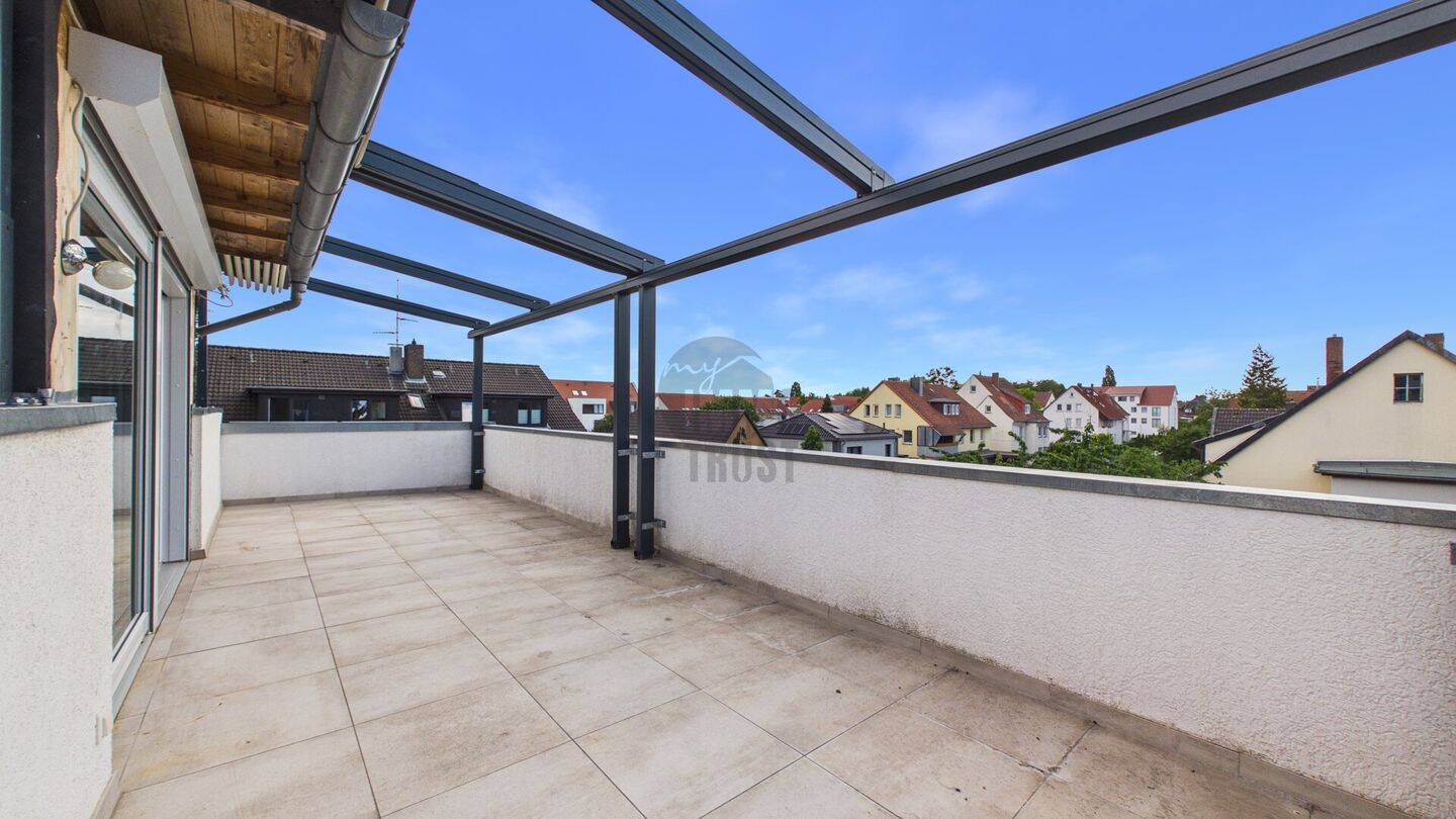 Über den Dächern Langenhagens – sanierte 3-Zimmer-Wohnung mit West-Dachterrasse, 30851 Langenhagen