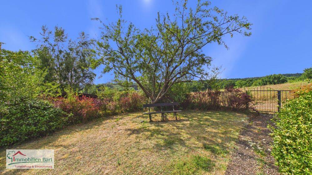 LOSHEIM: NATUR PUR! CHARMANTES WOHNHAUS MIT GARTEN UND SCHÖNER AUSSICHT INS GRÜNE!, 66679 Losheim am See