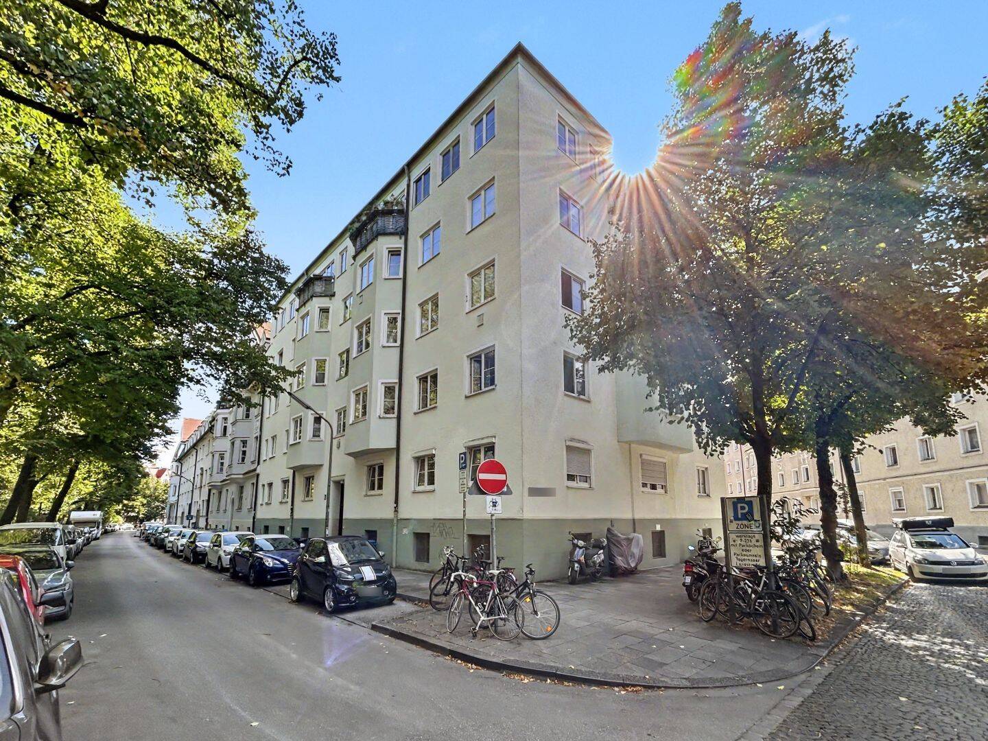Einziehen und wohlfühlen. Voll möblierte 1,5-Zimmer-Altbau-Wohnung in München-Obergiesing, 81541 München (Au-Haidhausen Obergiesing Ramersdorf-Perlach)
