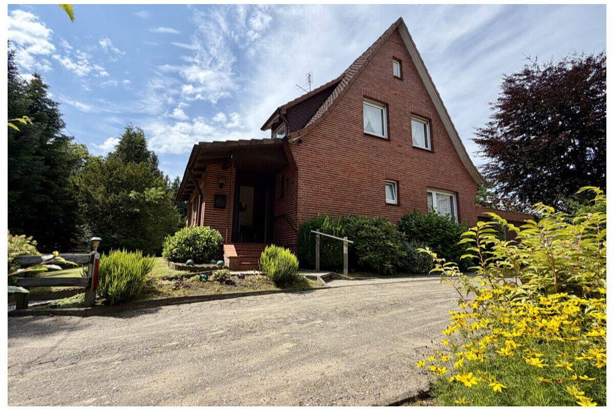 Gepflegtes Einfamilienhaus mit großzügigem Grundstück in Hemmoor, 21745 Hemmoor