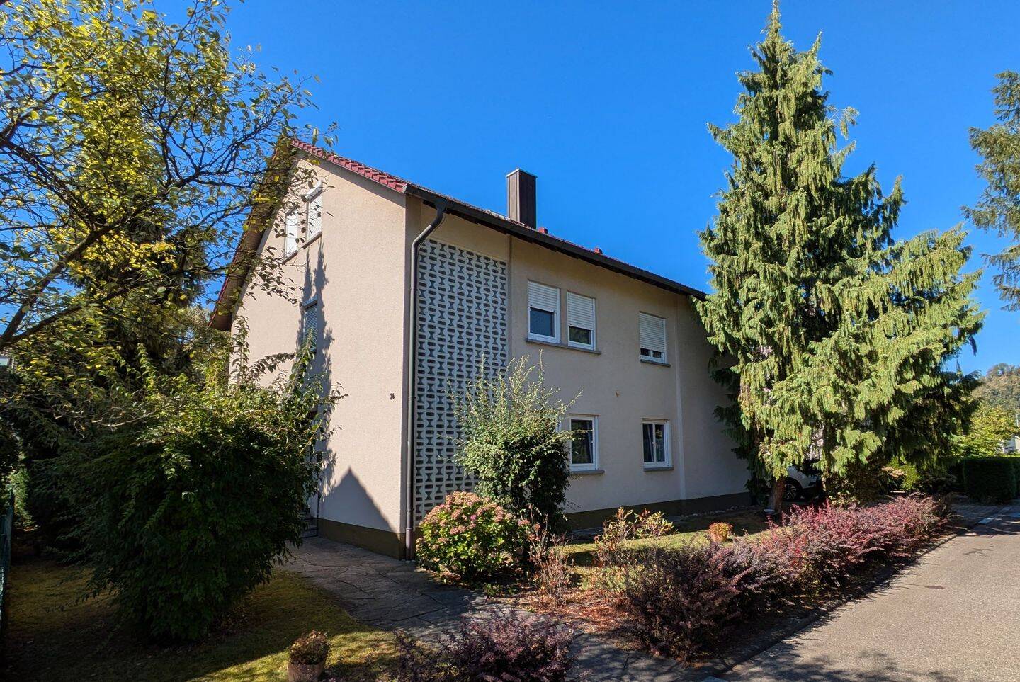3½ Zimmer-Wohnung mit Terrasse und eigenem Garten in Rielasingen, 78239 Rielasingen-Worblingen