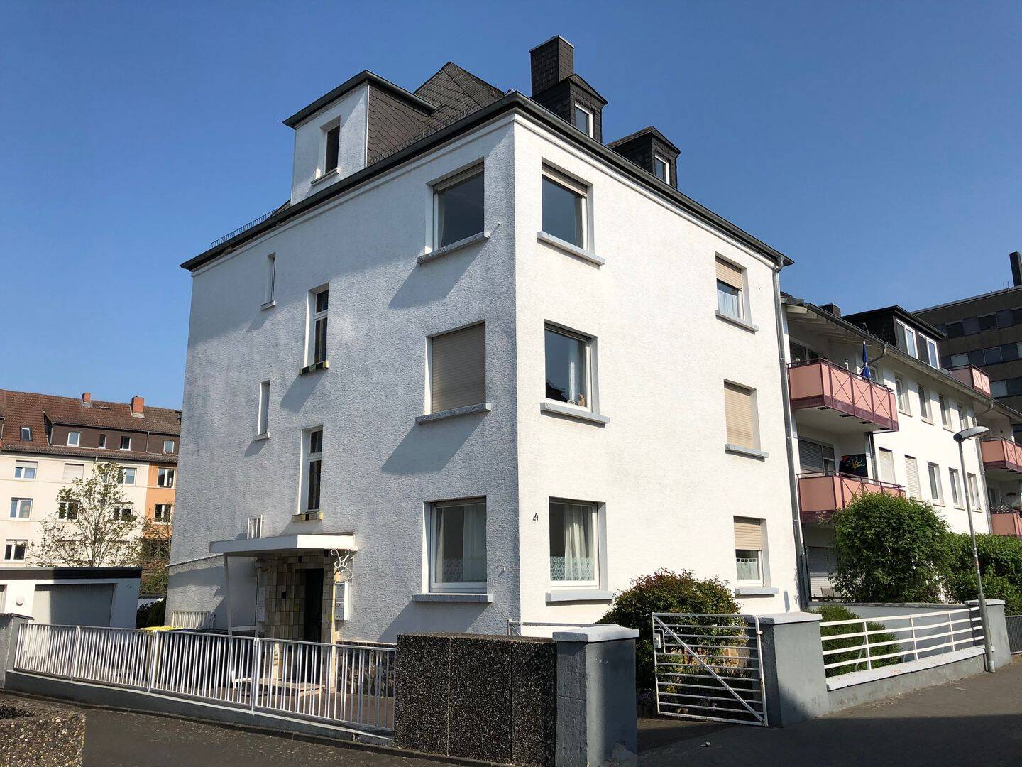 WG-ZIMMER! Gut geschnittenes Zimmer in 3er-WG in idealer Lage zum UKGM, Händelstr. 4, Gießen