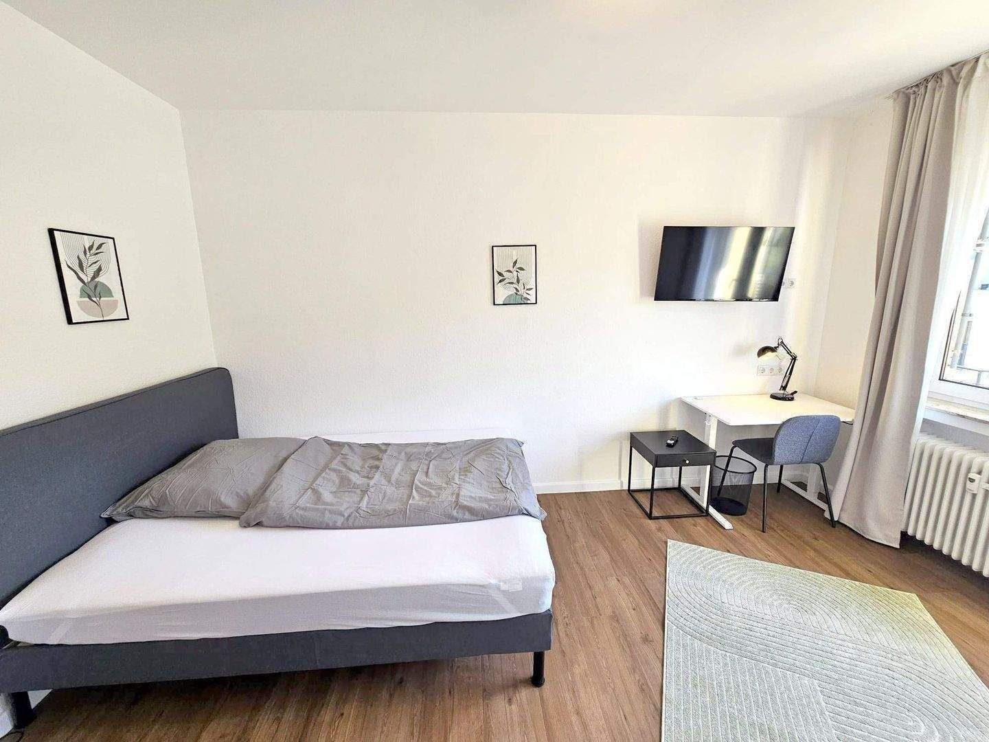 Ab Sofort – modern möbliertes Zimmer in 3er WG – top Lage Ostend- fußläufig zur EZB63, 60314 Frankfurt am Main (Fechenheim Ostend)