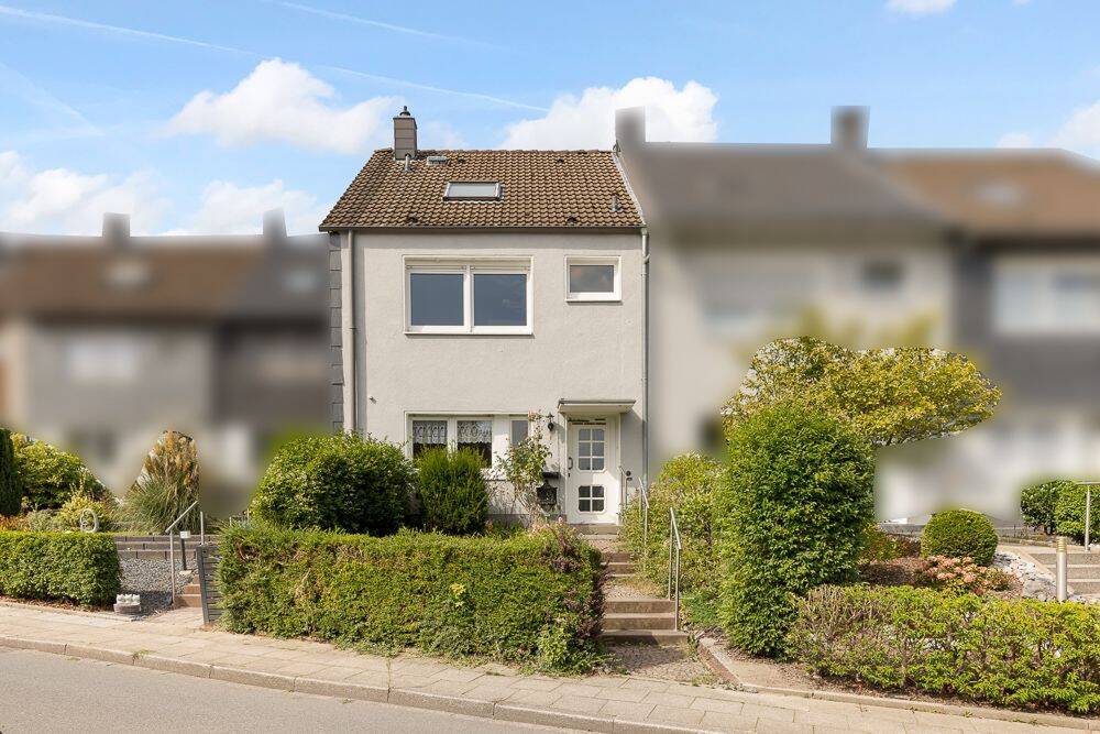 Reihenendhaus in bevorzugter und grüner Lage in Velbert-Neviges, 42553 Velbert