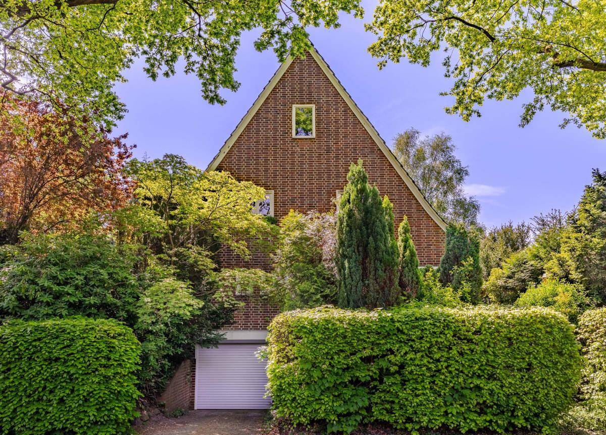 Klassische Villa in Nienstedten, 22609 Hamburg (Altona Groß Flottbek Nienstedten Osdorf Othmarschen)