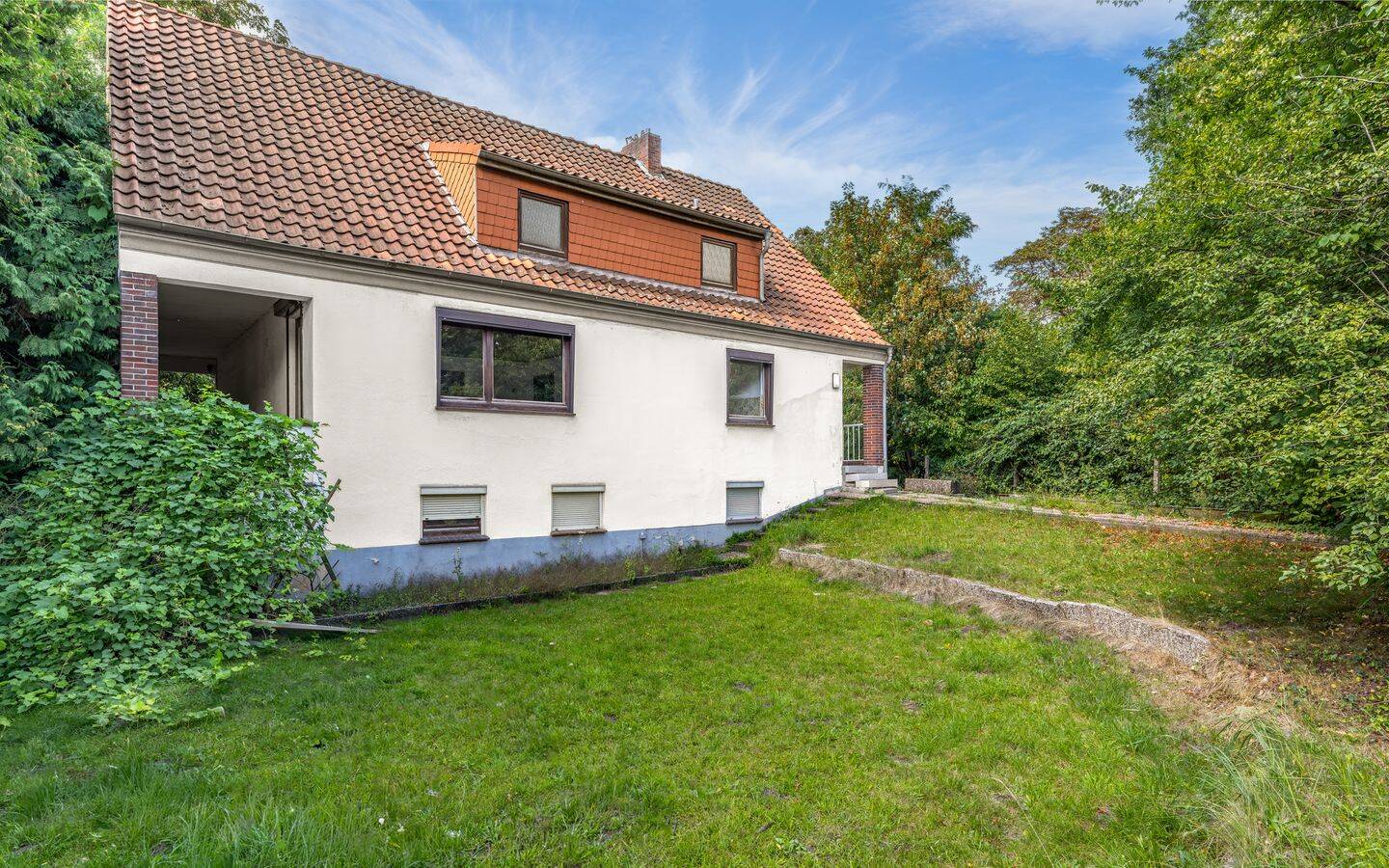 Renovierungsbedürftiges Einfamilienhaus mit großem Grundstück, 28239 Bremen (Gröpelingen Ohlenhof Oslebshausen)