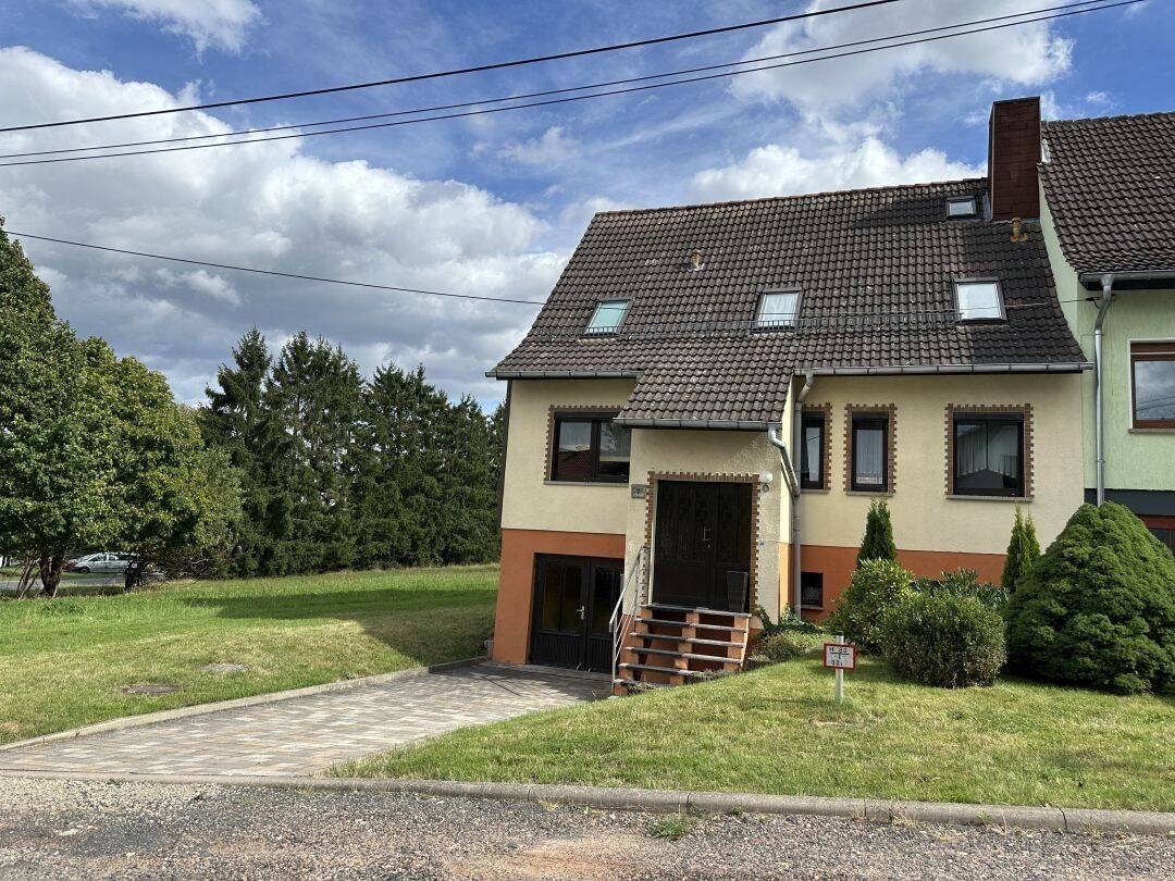 Vitales Einfamilienhaus mit Doppelgarage, Terrasse & Garten, 99837 Werra-Suhl-Tal (Berka)