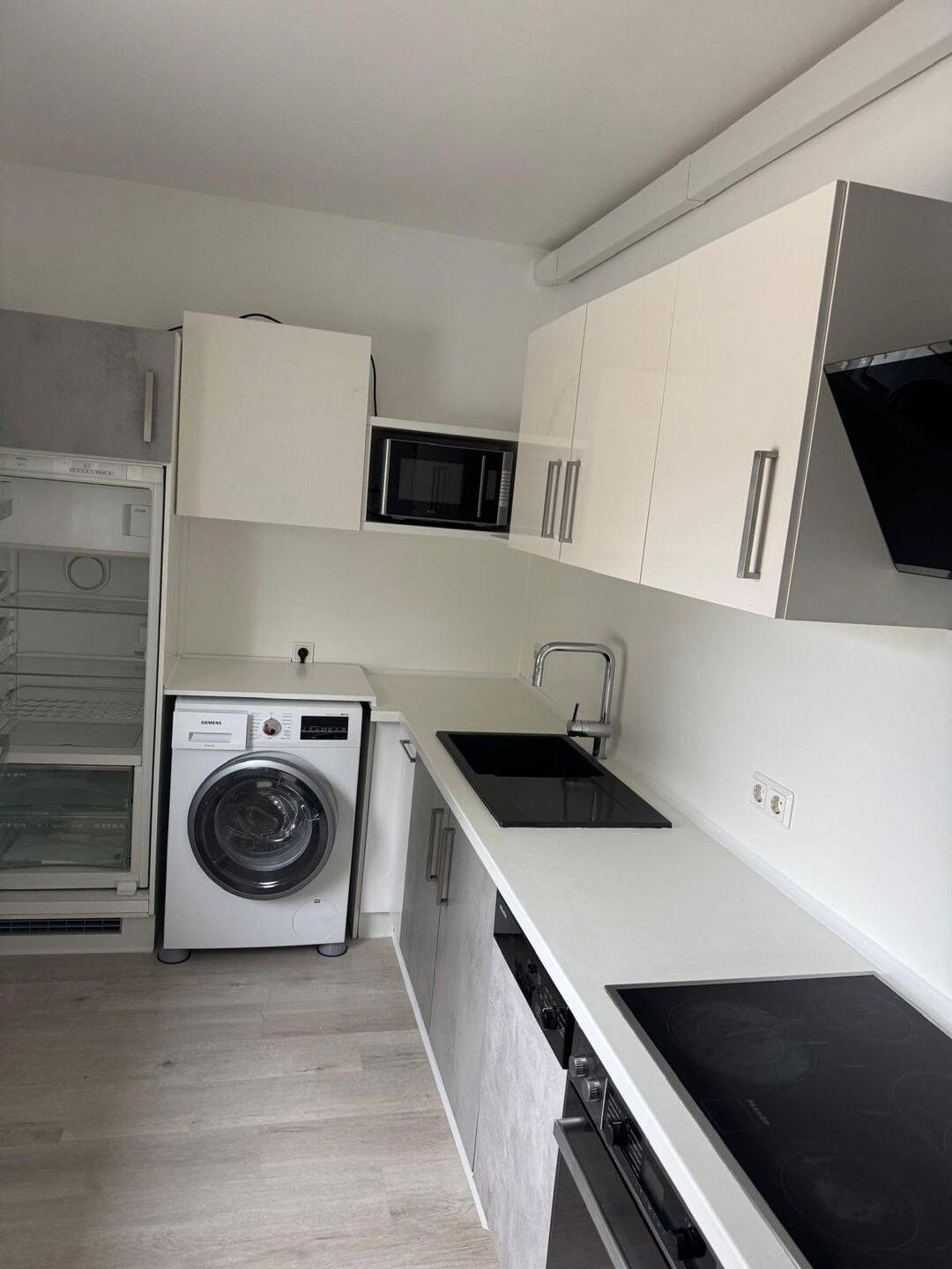 3-Zimmer-Wohnung mit großer Dachterrasse in 41462 Neuss, 41462 Neuss