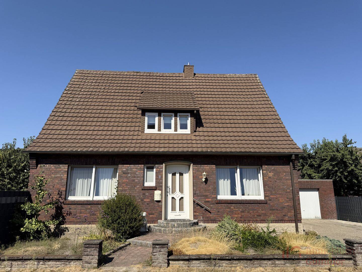 IMMOBILIEN GUMNIOR präsentiert: Gemütliches, modernisiertes Wohnhaus in familienfreundlicher Lage, 48499 Salzbergen