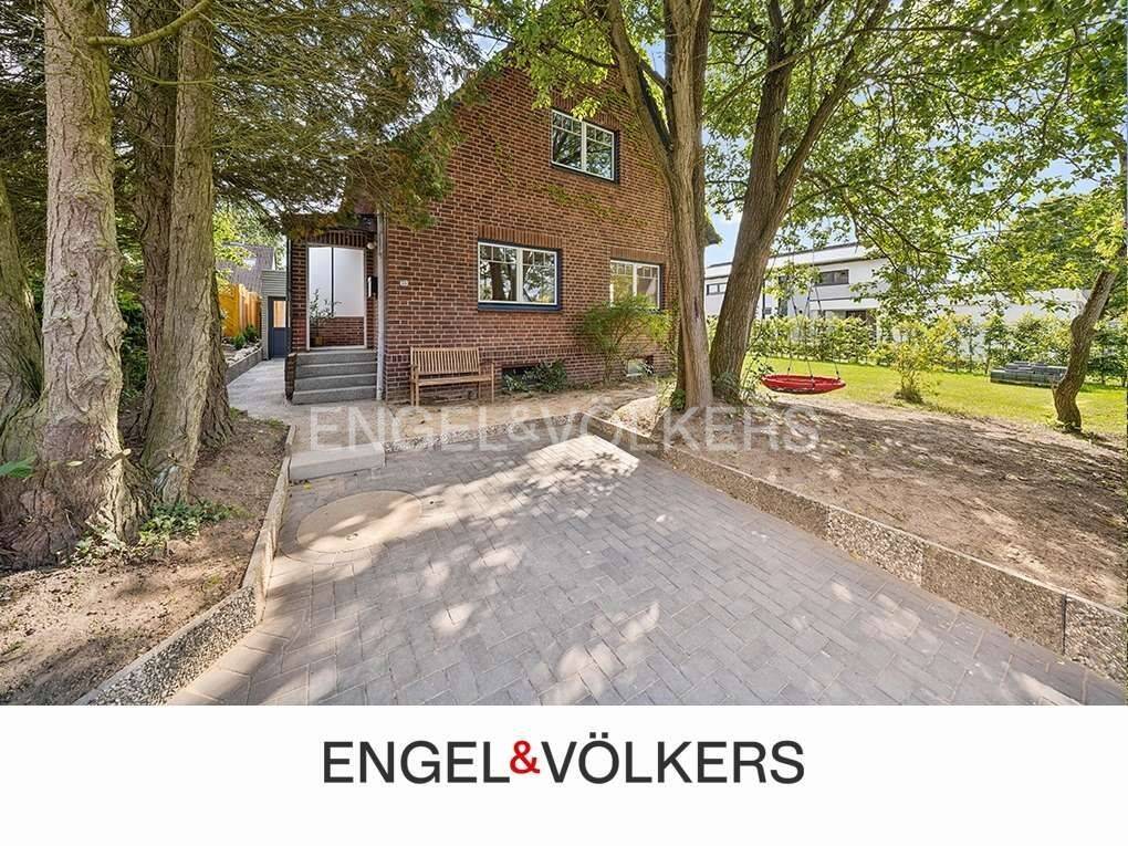 Einfamilienhaus mit Charakter und Potenzial für eigene Ideen, 22926 Ahrensburg