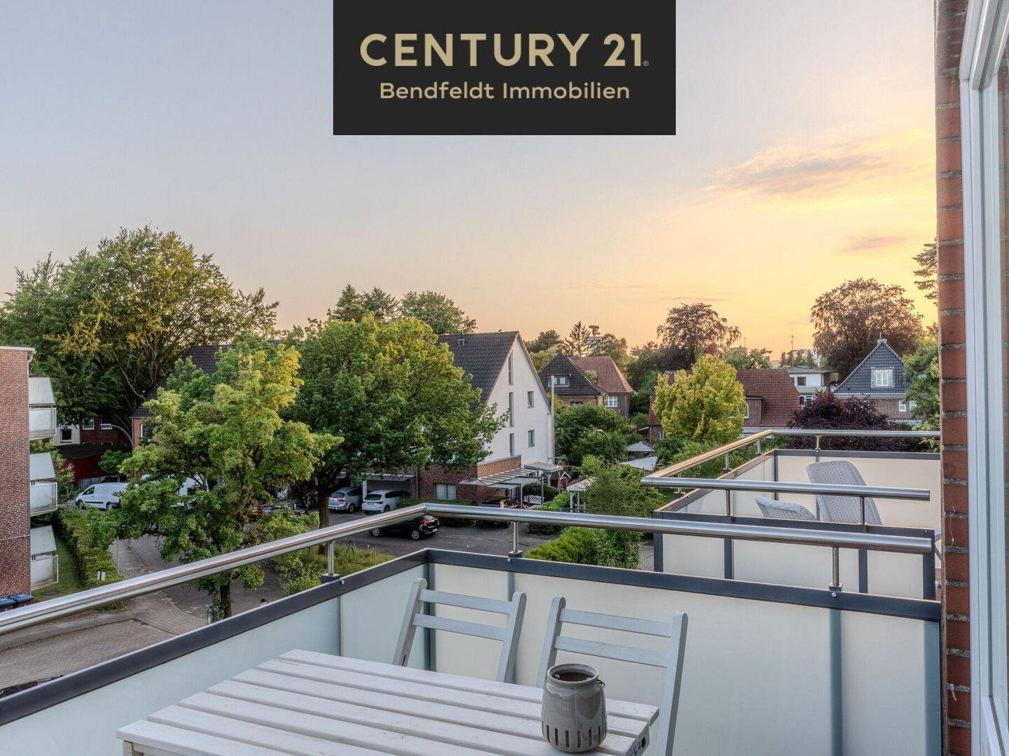 Geräumige 4-Zimmer-Endetage mit südlichem Doppelbalkon und Tiefgaragenstellplatz, 22335 Hamburg (Hamburg-Nord Alsterdorf Fuhlsbüttel Groß Borstel Ohlsdorf)