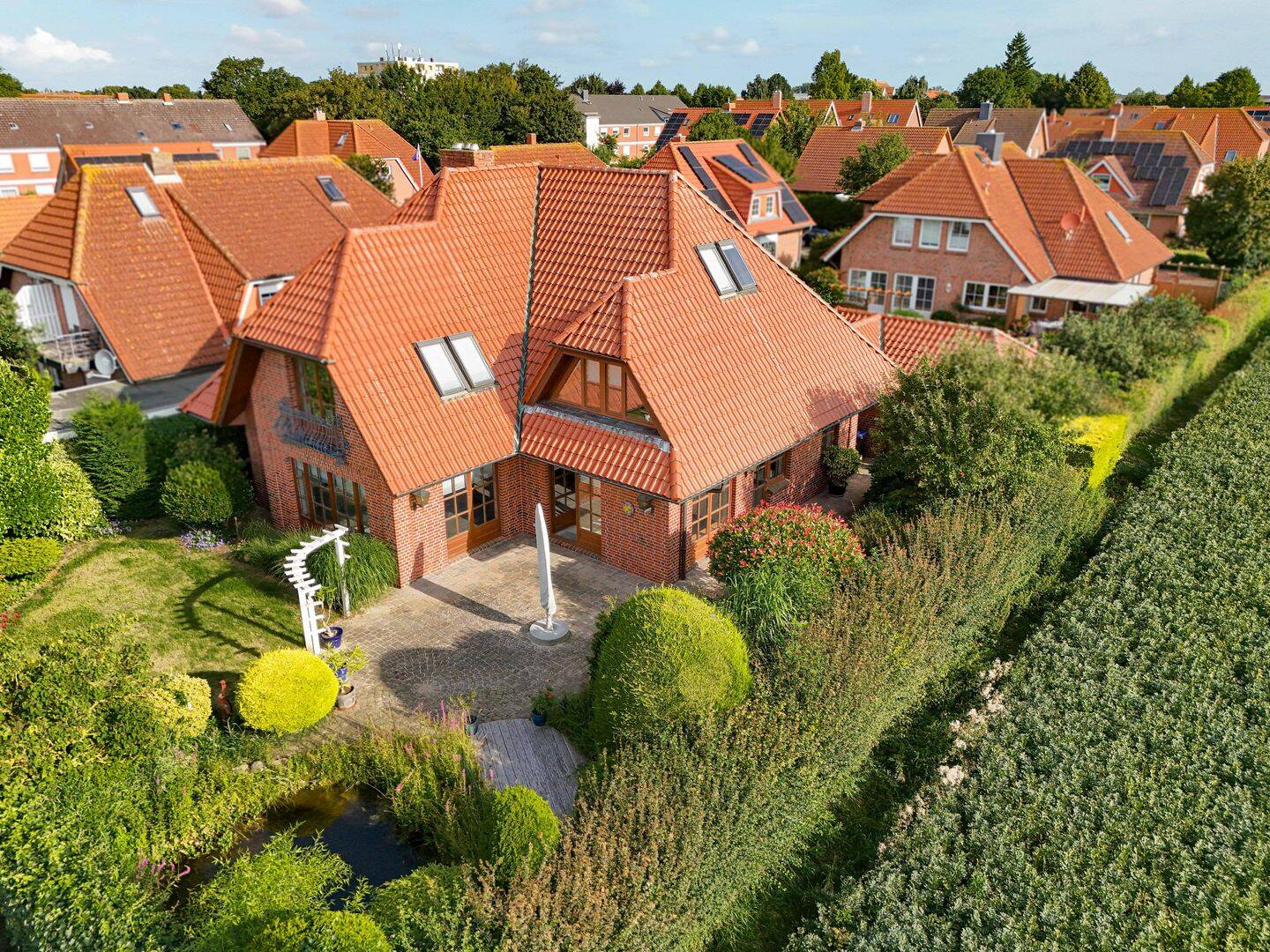 Architekturjuwel mit Weitblick – Exklusive Feldrandlage in Burg, 23769 Fehmarn